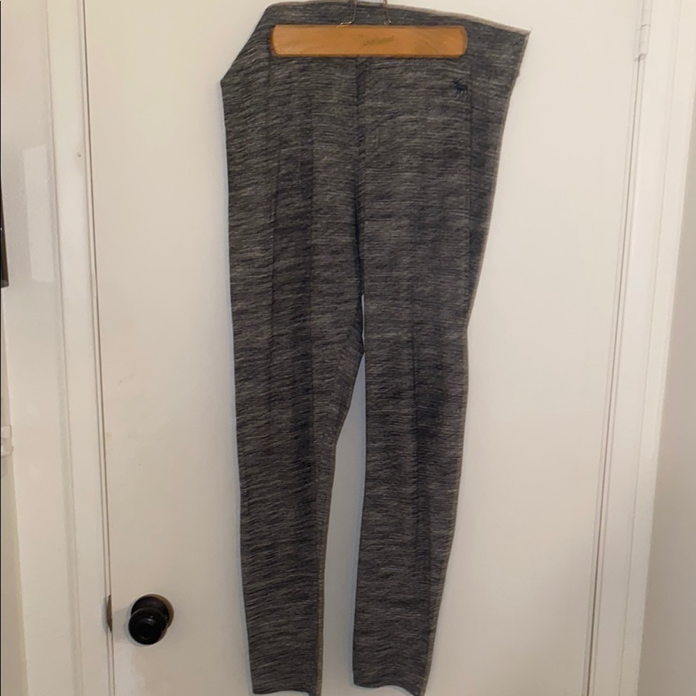 Abercrombie and Fitch gray heathered leggings XL.